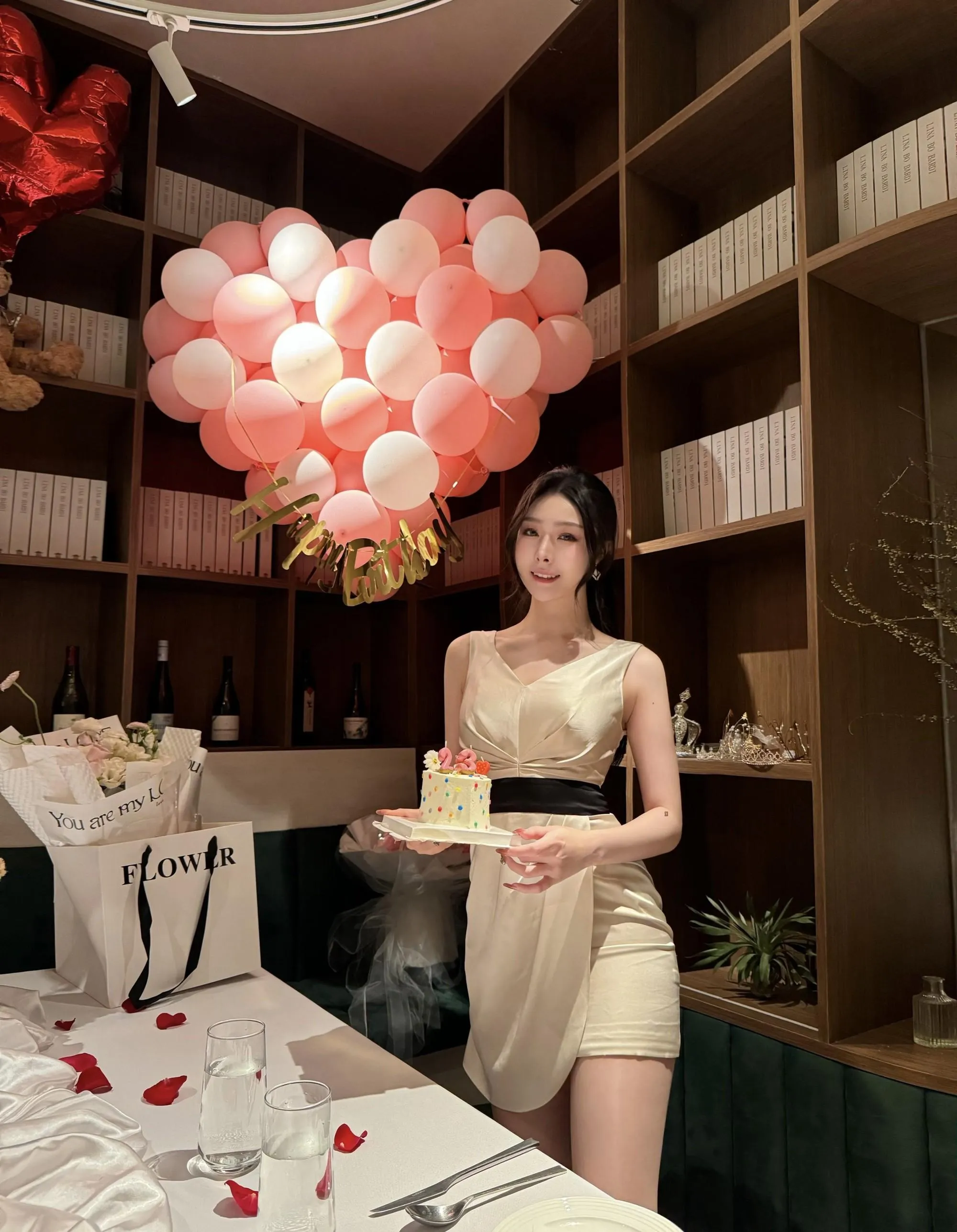 是小逗逗 – NO.007 30粉丝著名美团外卖媛网红模特 全量资源 极品露脸大长腿顶级露出专家 [309P]插图5